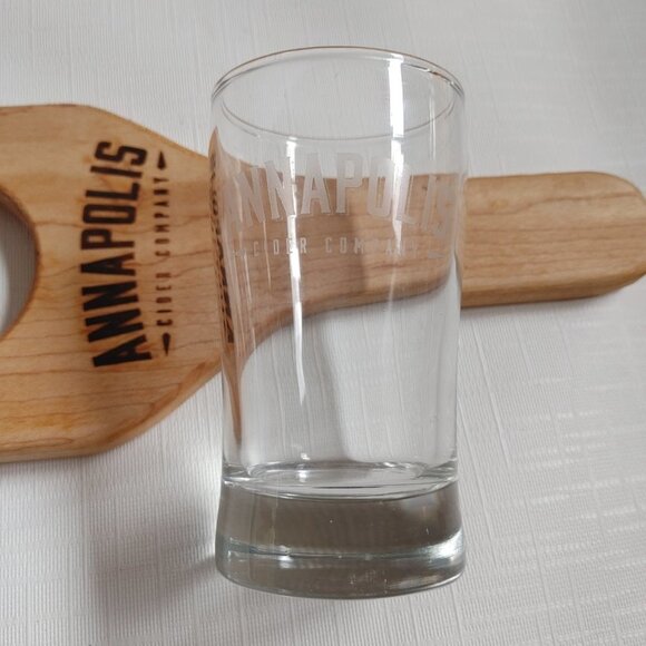 ANNAPOLIS Cider Company Flight Glasses and Paddle Four Glasses Weighted Base - Picture 2 of 5